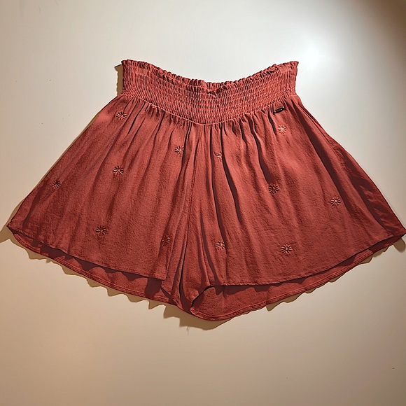 shorts, PINK stretchy waistband but flowey legs - Picture 1 of 2